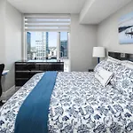 Luxury Condo Stampede/Sky View, Free Parking, Gym