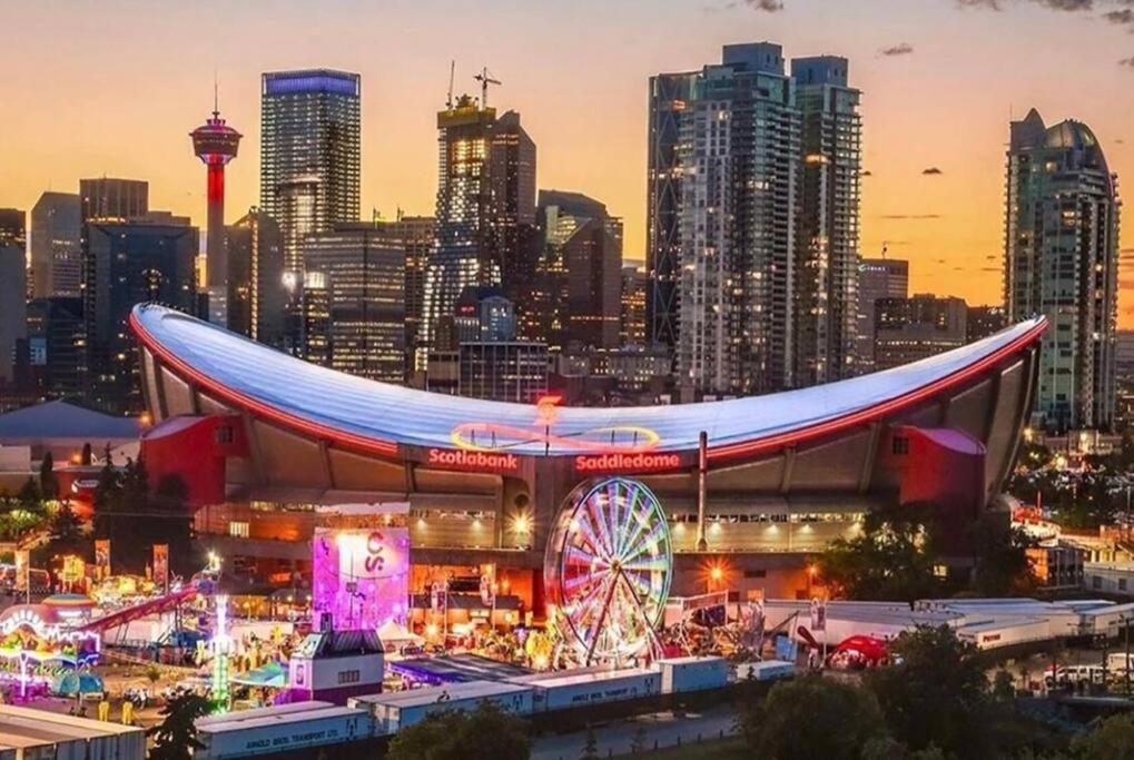 Luxury Stampede/sky View, Free Parking, Gym Appartement *