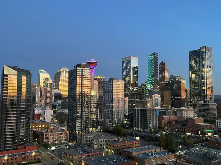 Luxury Stampede/sky View, Free Parking, Gym Appartement *
