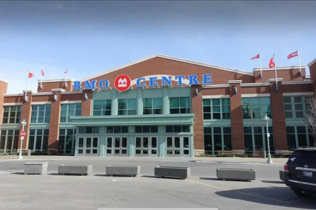 Luxury Stampede/sky View, Free Parking, Gym Appartement Calgary