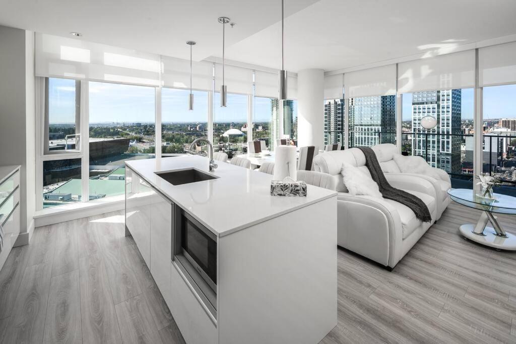 Luxury Stampede/sky View, Free Parking, Gym * Calgary